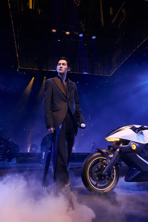 ▲周渝民（如圖）在《恆星之城》演唱會，以劇中劇形式，又演又唱又跳詮釋新曲。（圖／相信音樂提供）