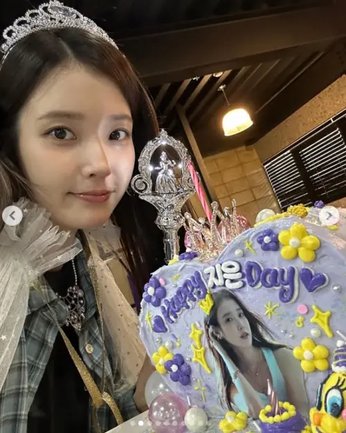 ▲IU、李鐘碩頻傳分手　共同友人出面否認（圖／IU IG@dlwlrma）