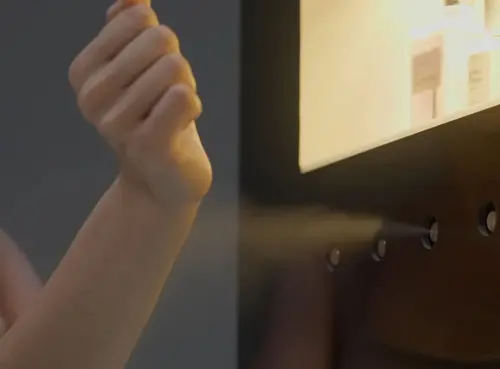 ▲北捷香水機大受好評，但也有人抱怨因使用人數過多，現場味道複雜，對氣味較敏感的人來說較不適。（圖／騰益移動科技IG）