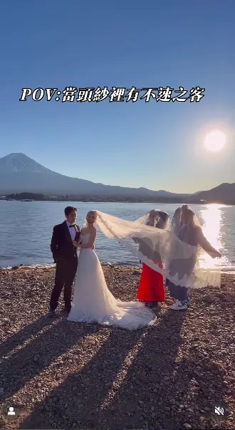 ▲Amanda、JUICY兩人合力將Lulu的頭紗撐起，製造出唯美的畫面。（圖／Lulu IG＠sunnygirl800424）