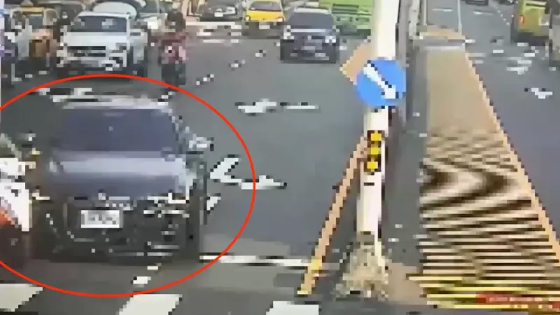 北市騎士搶快鬼切慘了!下秒「被260萬BMW擊落倒地」驚悚瞬間曝光