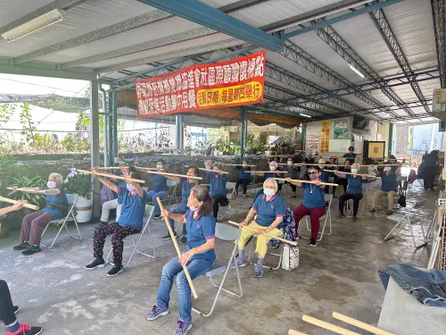 ▲星耀精準對接高齡社區需求，開辦涵蓋知識健康講座、律動健身、休閒手作等。