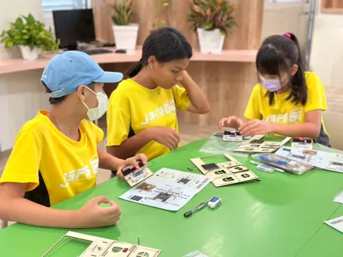 ▲星耀年度開辦103場公益行動，成功陪伴300為偏鄉學童發展學習志向