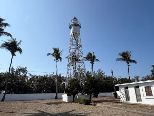 ▲安平燈塔園區整修作業，自115年1月15日起封閉園區，以維安全，並預計115年10月底前開放。（圖／航港局）