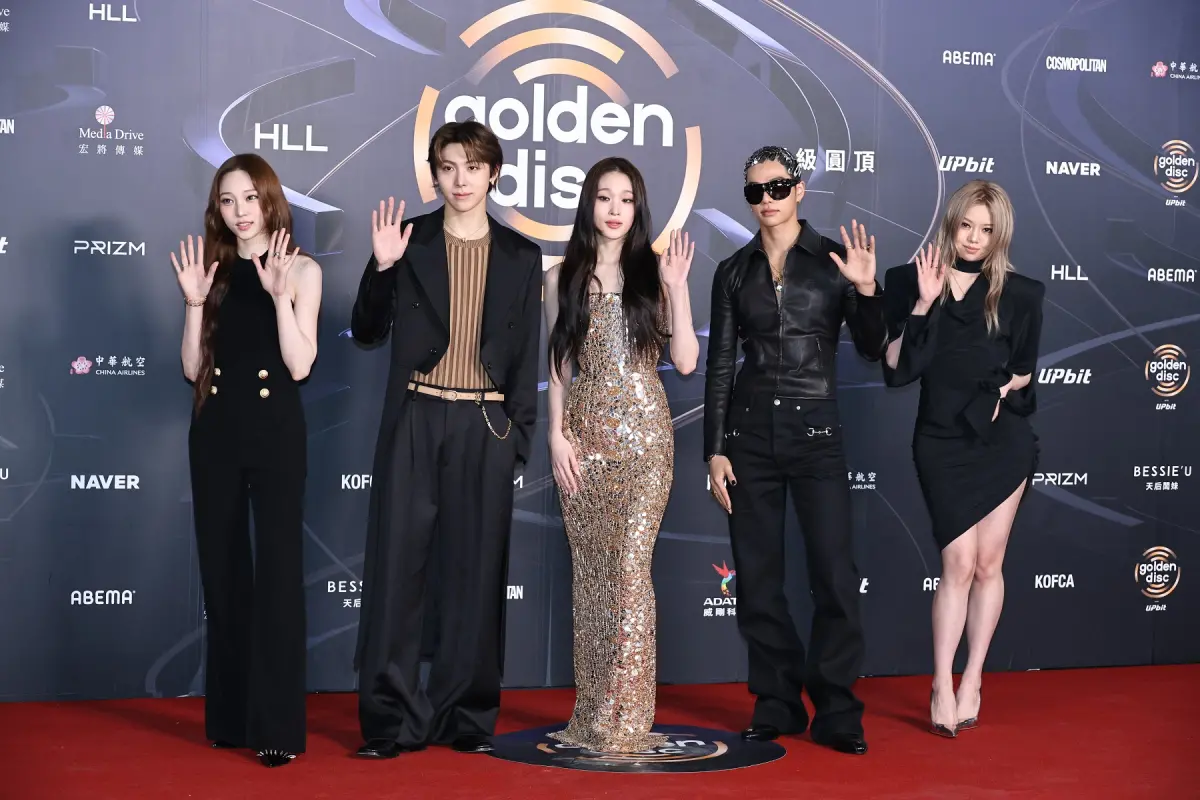 ▲金唱片頒獎典禮首度在台舉辦，TVBS與Disney+以近零時差轉播創收視與流量高峰。新人CORTIS、ALLDAY PROJECT（如圖）的表演舞台創下收視高點，蔡依林與許光漢跨文化互動，成功引爆電視與網路話題。（圖／TVBS提供）