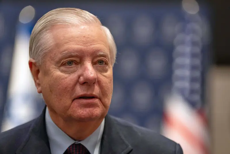 真打伊朗？川普盟友驚爆「可能是今晚」動手　喊話除掉哈米尼