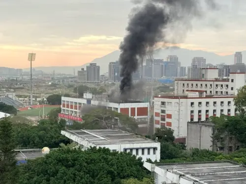 輔仁大學失火了！2樓研究室驚傳起火「濃煙猛竄天際」驚悚畫面曝
