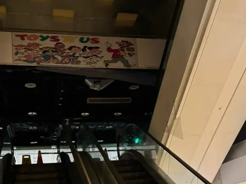 獨／微風南京驚見柱中藏香爐！反斗城撤櫃傳靈異　命理老師說話了
