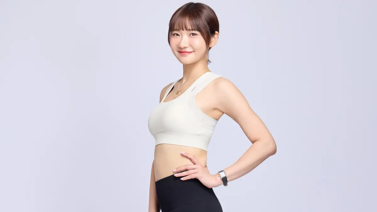 ▲百萬YouTuber愛莉莎莎（如圖）近來成為塑身褲代言人，廣告拍攝當天，經歷整整8小時的拍攝，讓她崩潰喊：「天哪真的快瘋了，當女明星也太辛苦了吧！」（圖／PP石墨烯塑崩打卡褲提供）