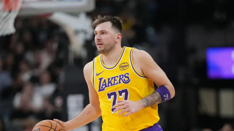 NBA／湖人防守成隱憂！甜瓜點名東契奇　直言板凳席需老將管住他