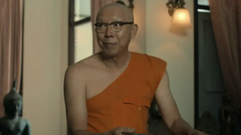    ▲前民眾黨主席柯文哲意外與泰劇《絕廟騙局》中的住持撞臉。（圖／翻攝自Netflix）  