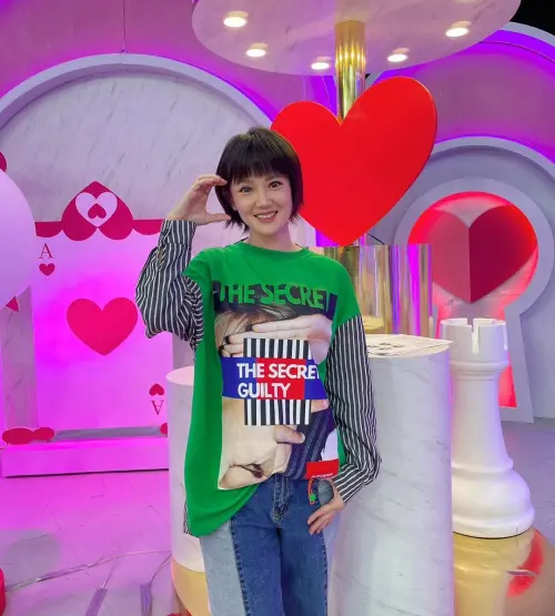 ▲步入婚姻後黃雨欣選擇將生活重心拉回家庭，育有一子一女，生活平穩而安定。（圖／翻攝自黃雨欣FB）