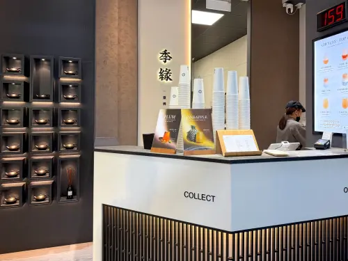 ▲手搖飲料季緣靠「水蜜桃青烏龍」Threads爆紅。（圖／記者蕭涵云攝）