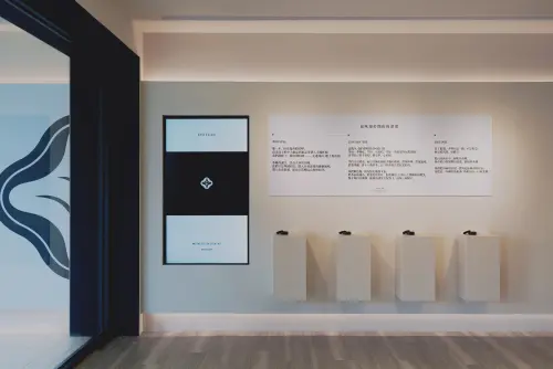 ▲季緣台中旗艦店特別設有品牌發展故事牆。（圖／季緣chiyuantea.com）