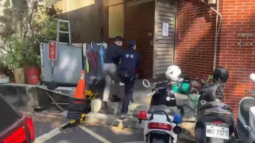 快訊／博愛特區附近驚傳揮刀！恐怖男「總統府旁突失控」民眾嚇傻
