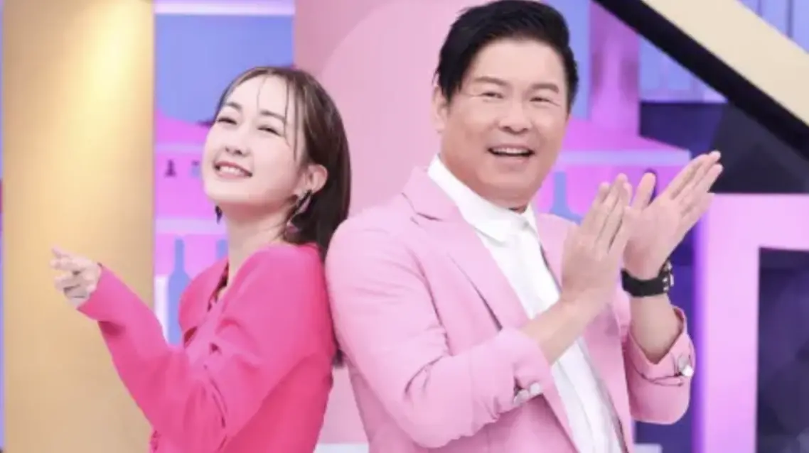 ▲曾國城、巴鈺主持的《女王大人》今（13）日傳出停播消息，曾國城（右）稍早回應《NOWNEWS今日新聞》駁斥收攤，「節目想要改版，這東西不好想，今年過年後會有答案！」（圖／資料照）