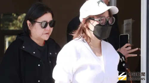 藍心湄、邱瓈寬爆哭送別曹西平！逸祥回憶起山豬：他也走得很突然
