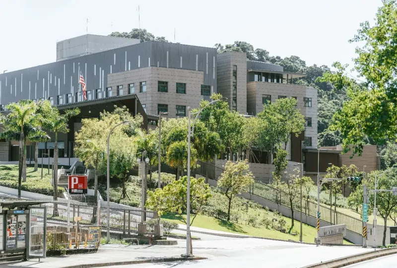 罕見國際維安生活圈！內湖AIT特區磁吸高資產族 預售單價破120萬