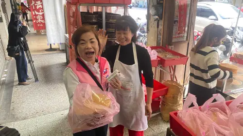 ▲立委楊瓊瓔今早前往西區向上市場掃街拜票。（圖／立委楊瓊瓔提供，2026.01.13）