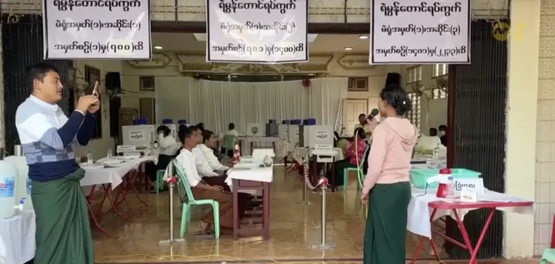 ▲緬甸大選第二輪投票氣氛肅殺，多處投票所戒備森嚴。（圖／翻攝自8world）