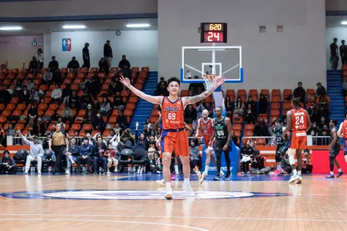 PLG首位2000分先生誕生！盧峻翔飆43分就下班　背後藏暖心原因　
