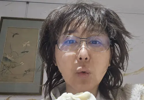 藍心湄撞臉王世堅！被媽媽說：妳長得像我偶像　超爆笑照片全公開
