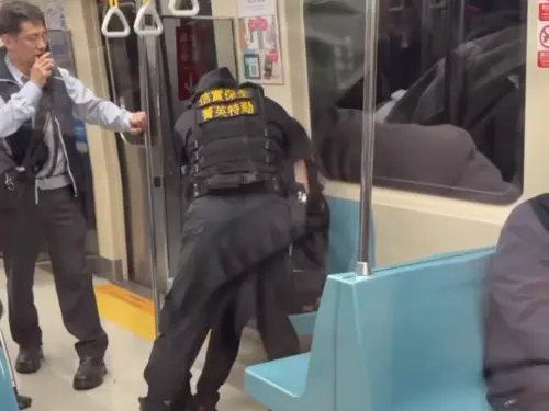 ▲北捷東門站出事了！女子失控暴走「車廂內點火」怒咆哮：跟我道歉。（圖／翻攝自Threads@abyhinata）
