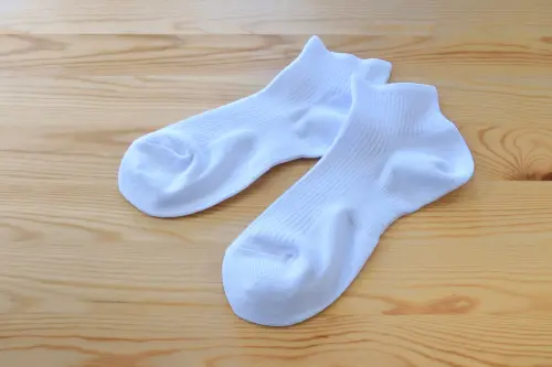 洗襪子要翻正面還是反面？專家正解超意外　眾全愣住：難怪臭20年
