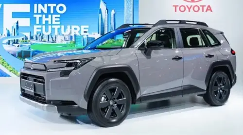 ▲進口休旅車Toyota RAV4正式結束第五代銷售進入第六代，首個月交車賣出1844台，今年成績令人期待。（圖/和泰汽車提供）