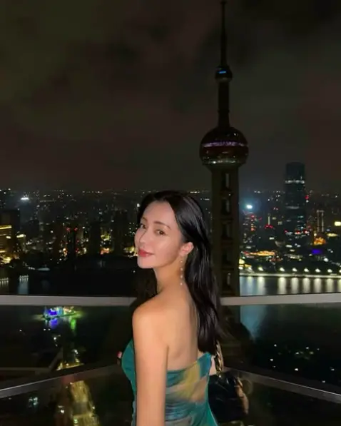 ▲趙文安有著亮眼外型和窈窕身材，IG有著5萬人追蹤，長年以「氣質女神」、「時尚學霸」形象活躍社群。（圖／趙文安IG ＠wenanchao）