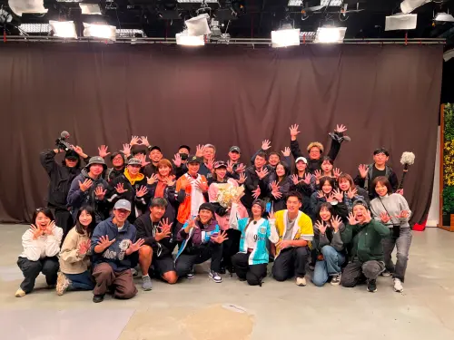 ▲為了讓峮峮留下難忘回憶，製作單位精心幫她企劃「畢業旅行」，安排五項秘密任務，並重溫許多峮峮在過往節目中的精采片段。（圖／中視提供）