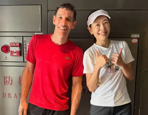 ▲台北101董事長賈永婕透露內幕，表示自己上任一個月左右，霍諾德就親自寫信來，有誠意表示「一直以來他都很想要攀爬挑戰台北101，這是他的心願」，更強調對方絕對不是玩命，是很謹慎評估，透過不斷勘查跟練習完成挑戰。（圖／賈永婕的跑跳人生臉書）