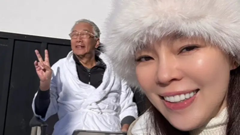 曾馨瑩PO夫妻近照！75歲郭台銘一頭白髮引關注　愛妻公開背後原因