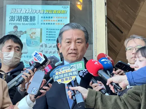 影／黃國昌稱國防特別預算有高比例非軍購　王定宇諷：外行別怪他
