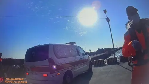 高雄蚵仔寮漁港見浮屍！身分竟為休假海軍士官　家屬聞訊淚崩
