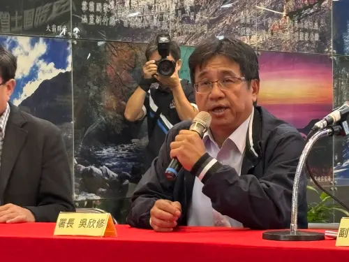 ▲吳欣修進一步分析，雙北都會區近年工程型態顯著轉變，多數為「都更」與「危老」重建案，造成篩分困難。（圖／記者徐銘穗攝）