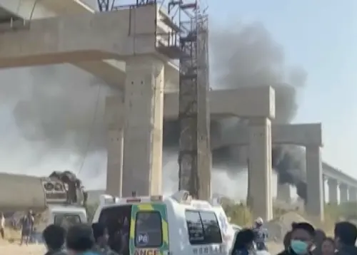 影／近百人死傷！泰國重大車禍　倖存者曝「災難當下畫面」
