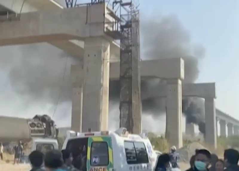 影／近百人死傷！泰國重大車禍　倖存者曝「災難當下畫面」