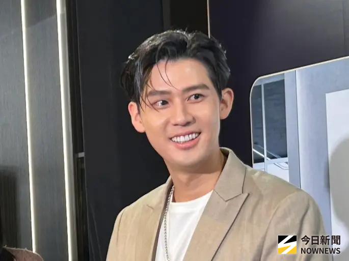 李玉璽調身體拚馬寶寶！誇許允樂魅力無敵　什麼都免做就想撲上去