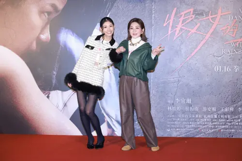 ▲王彩樺（右）、李千娜（左）在《恨女的逆襲》演正宮跟小三，火藥味超濃，但兩人戲外感情非常好。（圖／華映娛樂提供）