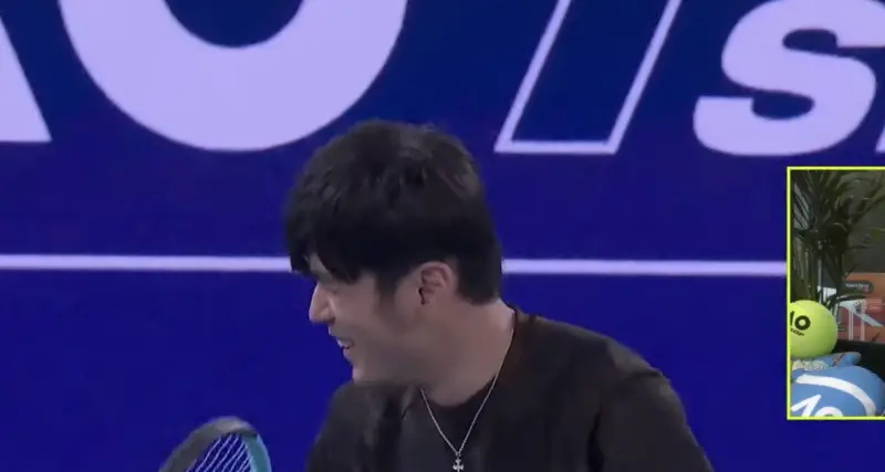 周杰倫澳網沒拍到球就輸了！真實表情曝光　撇頭大笑連自己都傻眼