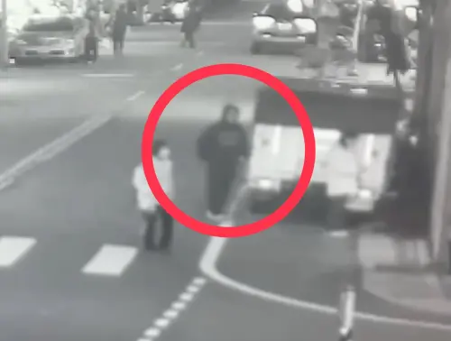 面交金項鍊「奔廚房過火驗貨」急開溜！他衝金飾店變賣55萬秒花光
