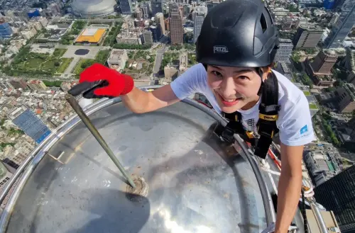 賈永婕爬101摸避雷針被罵瘋子！婆婆秒打給她　要求1件事粉絲笑瘋
