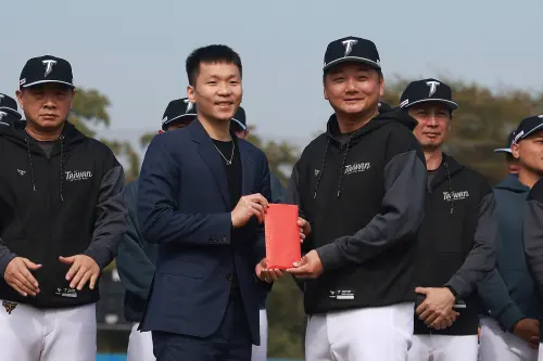 中職、運動部、棒協發加菜金90萬　李洋開訓拜會王建民、林岳平　
