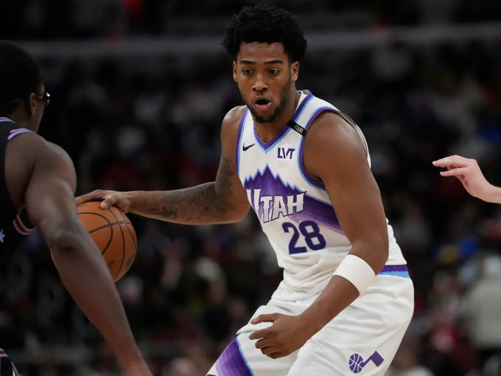 ▲NBA猶他爵士小將森素（Brice Sensabaugh）今（14）日在對上芝加哥公牛的比賽中，從板凳出發狂砍43分，寫下NBA罕見紀錄。（圖／美聯社／達志影像）