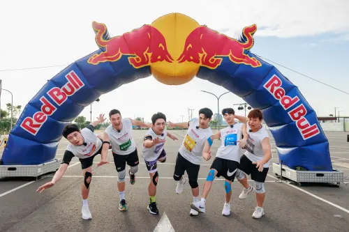 包偉銘兒子竟是工地主任！與鹿希派搶當最強星二代　嗆：叫我學長
