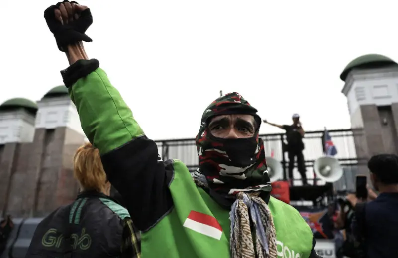 ▲印尼總統普拉伯沃（Prabowo Subianto）正評估將叫車平台抽成上限降至10%，並要求負擔意外與身故保險、分攤健保與退休等社保費用。（圖／路透社／達志影像）