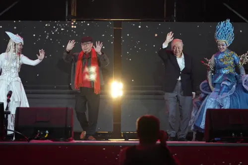 ▲廣達董事長林百里及副董事長梁次震共同現身旺年會。（圖╱記者嚴俊強攝）