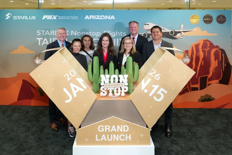    ▲鳳凰城市長Kate Gallego特別率領市府代表團跨州飛抵台灣親自出席鳳凰城航線首航儀式。（圖／星宇航空）  