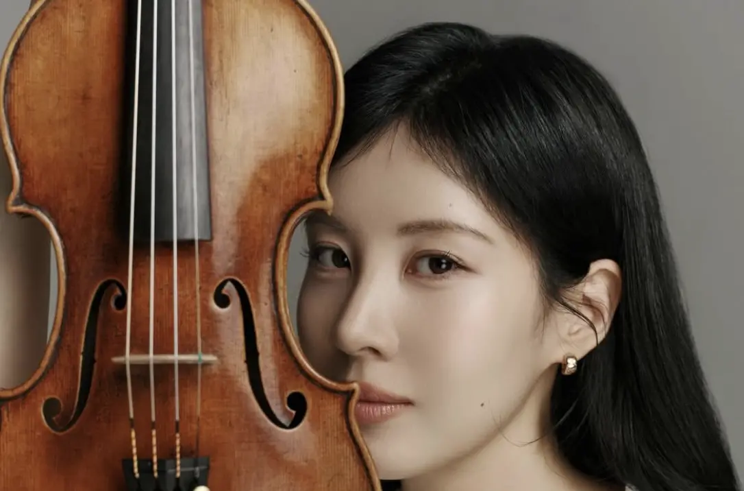 ▲少女時代成員徐玄（如圖）變身小提琴家，將在3月首次登上首爾樂天音樂廳演出。（圖／翻攝自徐玄IG@seojuhyun_s）